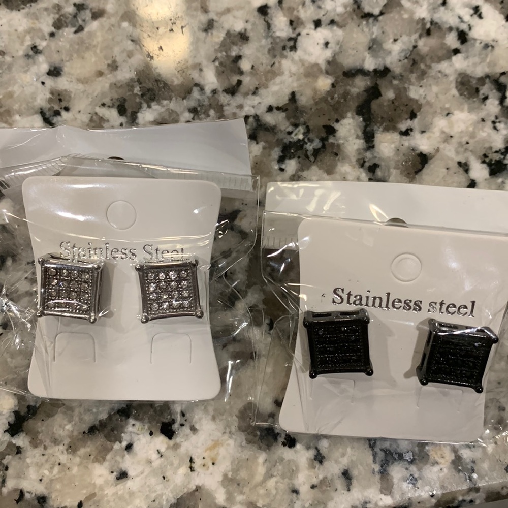 Stainless steel Earrings 2 pairs NEW